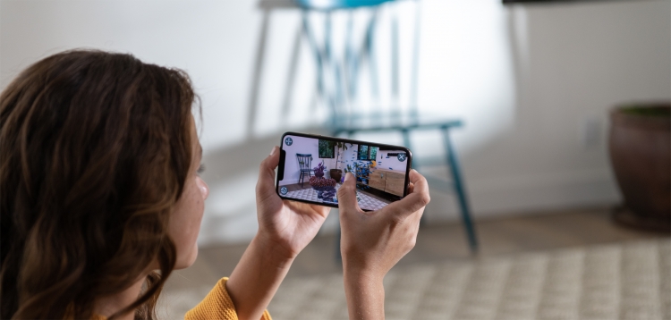 sm.Apple-iPhone-Xs-hands-screen-09122018.750.jpg sm.Apple-iPhone-Xs-hands-screen-09122018.750.jpg